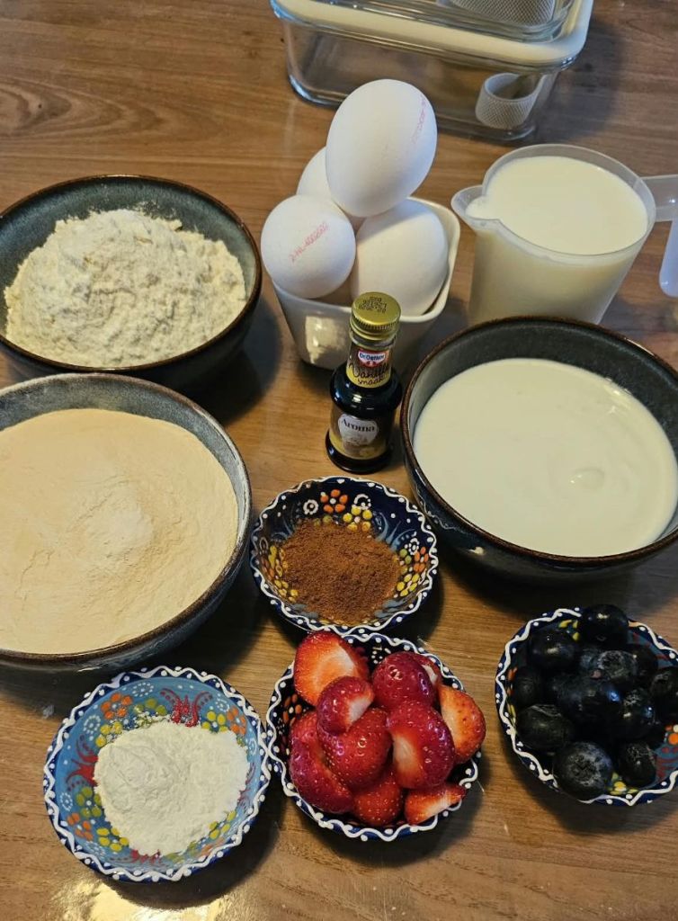 Protein pancake mealprep met frambozen en blauwe bessen